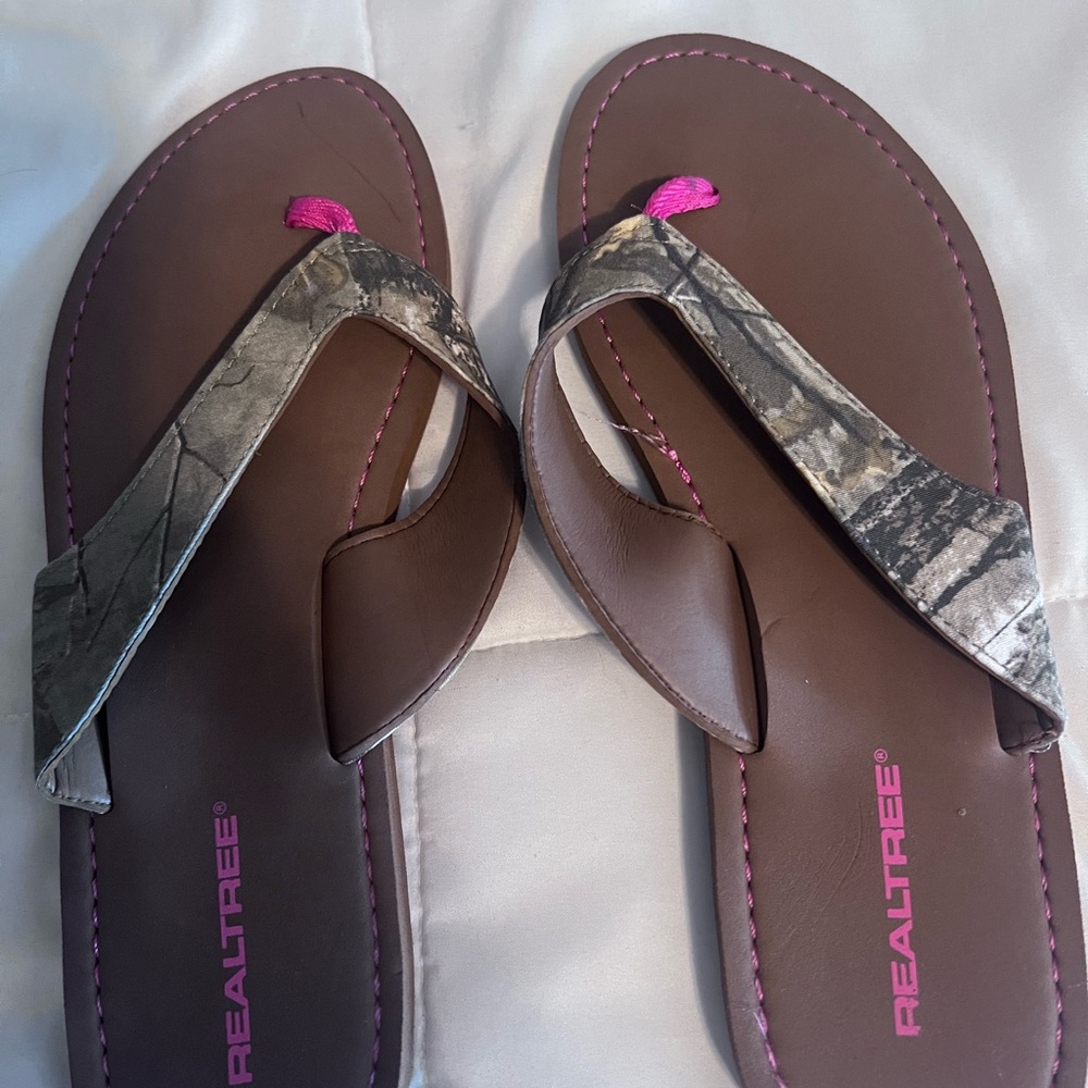 Realtree Women's Camouflage Sandals - Brown and Pink